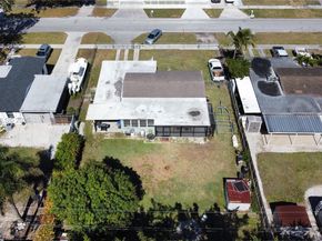 1560 NE 11th St, Homestead FL 33033
