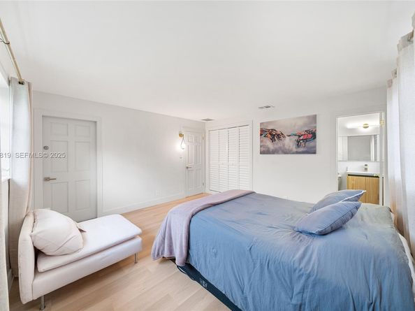 331 NE 42nd Ct, Oakland Park FL 33334