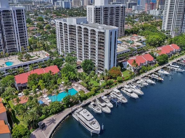 3610 Yacht Club Dr 909, Aventura FL 33180