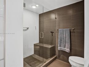 3610 Yacht Club Dr 909, Aventura FL 33180