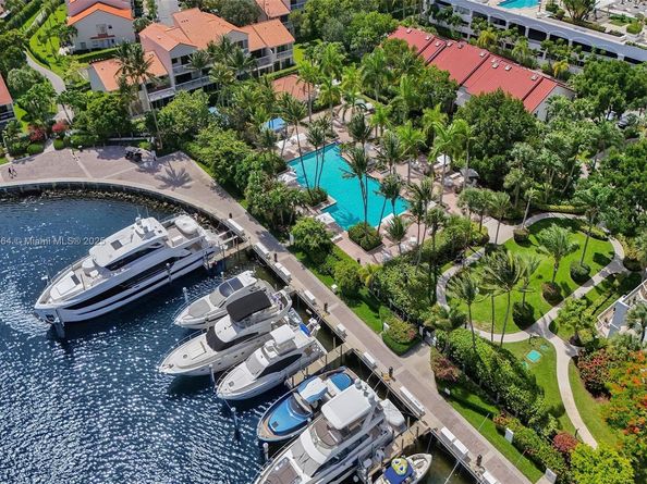 3610 Yacht Club Dr 909, Aventura FL 33180