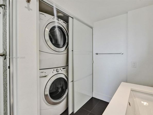 3610 Yacht Club Dr 909, Aventura FL 33180