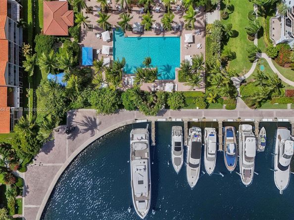 3610 Yacht Club Dr 909, Aventura FL 33180