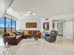 3610 Yacht Club Dr 909, Aventura FL 33180