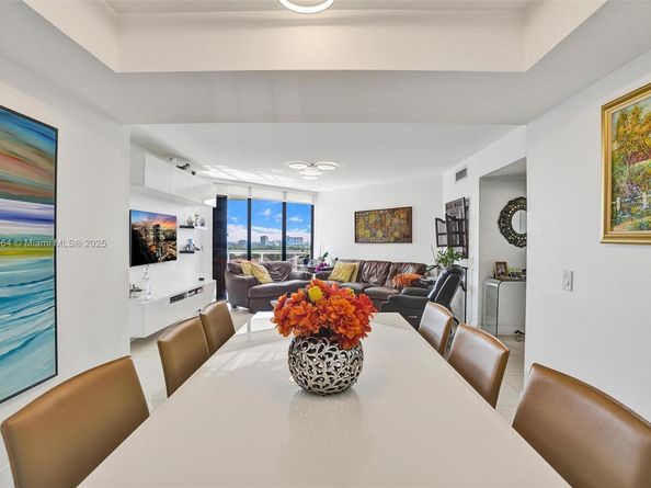 3610 Yacht Club Dr 909, Aventura FL 33180