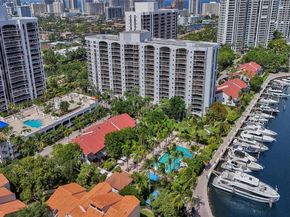 3610 Yacht Club Dr 909, Aventura FL 33180