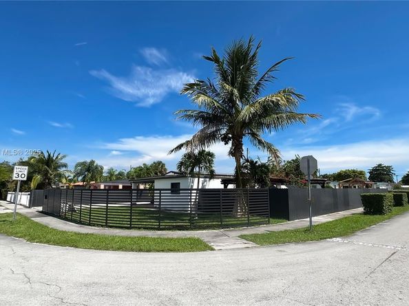 10370 SW 34th St, Miami FL 33165