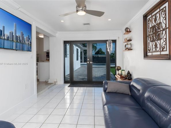 10370 SW 34th St, Miami FL 33165