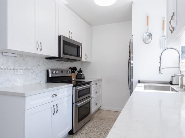 10370 SW 34th St, Miami FL 33165