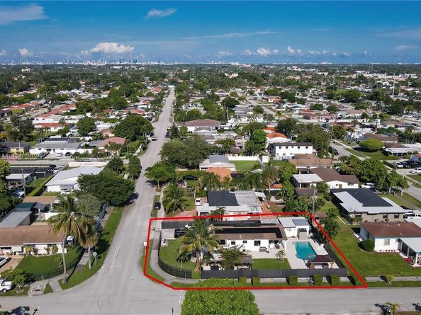10370 SW 34th St, Miami FL 33165