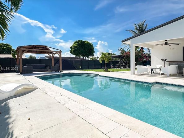 10370 SW 34th St, Miami FL 33165