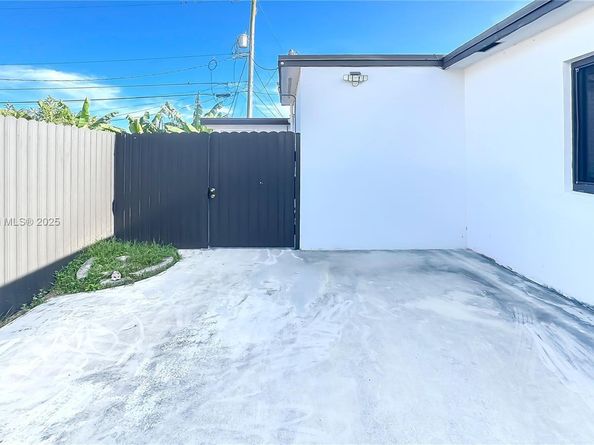10370 SW 34th St, Miami FL 33165