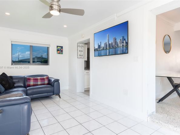10370 SW 34th St, Miami FL 33165