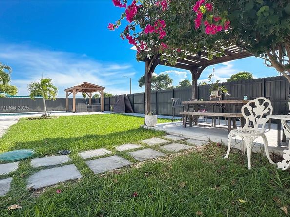 10370 SW 34th St, Miami FL 33165