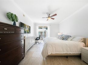 7290 SW 90th St 308, Miami FL 33156