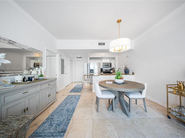 7290 SW 90th St 308, Miami FL 33156