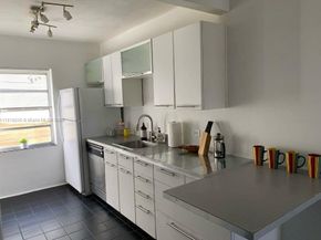 424 NE 82nd St 4C, Miami FL 33138