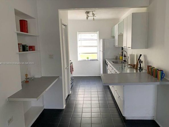 424 NE 82nd St 4C, Miami FL 33138