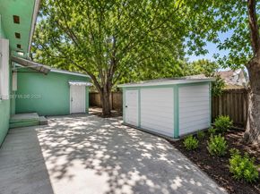 3039 NW 43rd Ter, Miami FL 33142
