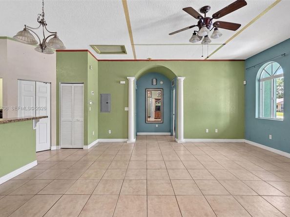 3039 NW 43rd Ter, Miami FL 33142