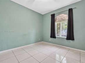 3039 NW 43rd Ter, Miami FL 33142