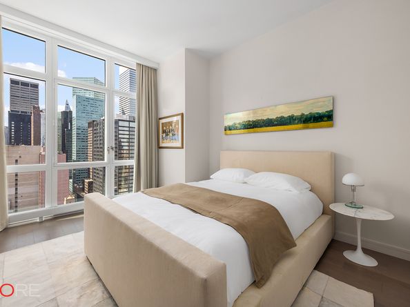 305 East 51st Street 26C, New York NY 10022