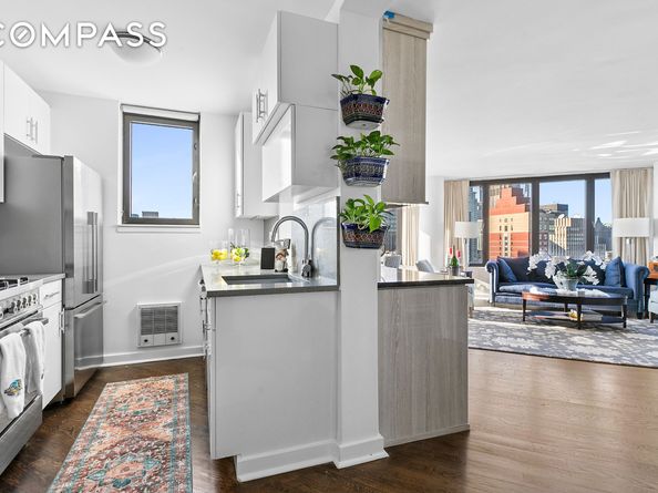 330 East 38th Street 50E, New York NY 10016