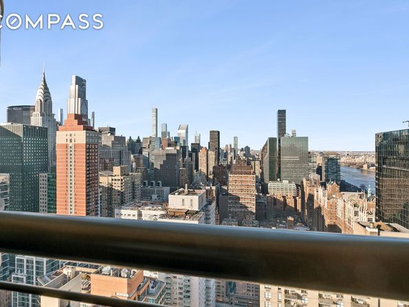 330 East 38th Street 50E, New York NY 10016