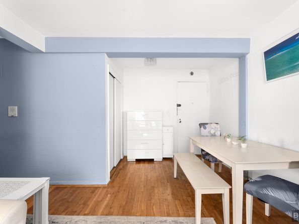 50-21 39th Place 4H, Queens NY 11104
