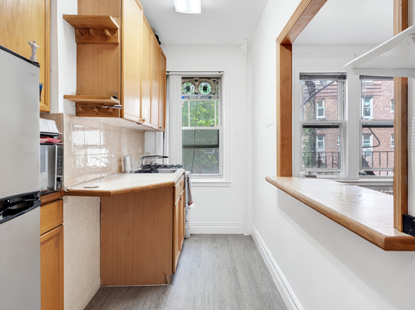 48-10 43rd Street 5J, Queens NY 11377