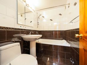 525 Ocean Parkway 4A, Brooklyn NY 11218