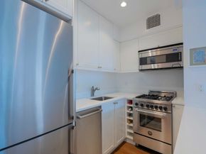 60 East 9th Street 515, New York NY 10003