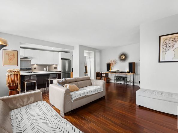 477 Fdr Drive M1002, New York NY 10002