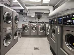 233 East 69th Street 17G, New York NY 10021