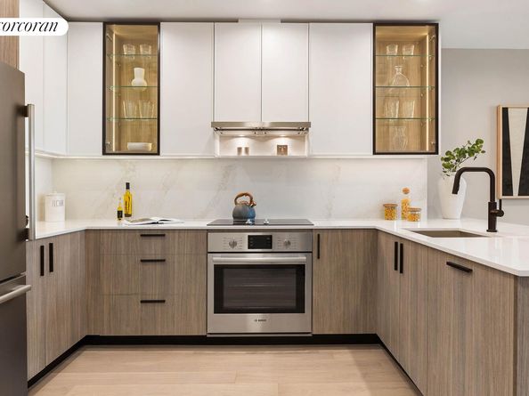 25-23 Newtown Avenue 2D, Queens NY 11102