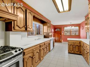 142-15 Newport Avenue, Queens NY 11694