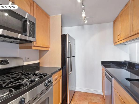 377 Rector Place 7I, New York NY 10280