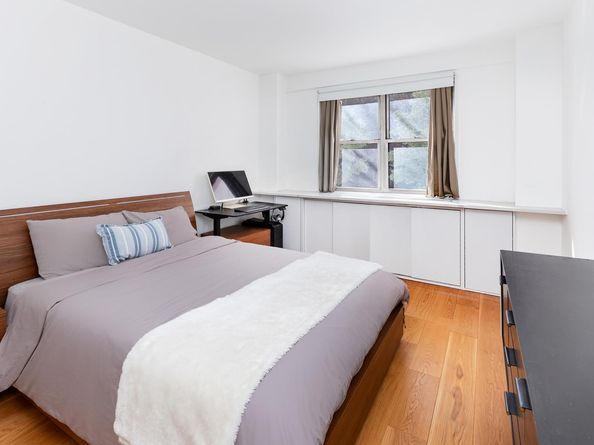 345 West 58th Street 6SS, New York NY 10019