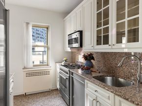 415 East 52nd Street PHCB, New York NY 10022