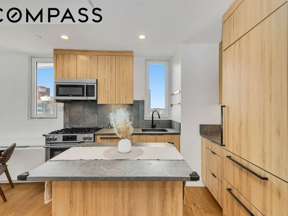 24-16 Queens Plaza S 17A, Queens NY 11101