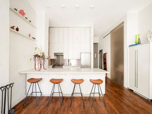 103 East 10th Street 3B, New York NY 10003