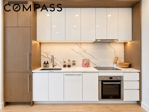 45-30 Pearson Street 18E, Queens NY 11101