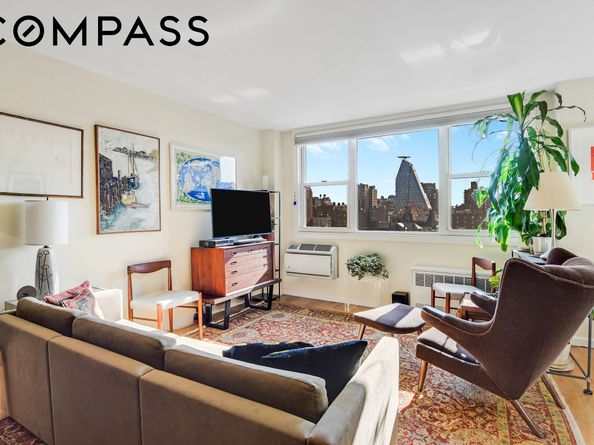 77 7th Avenue 16A, New York NY 10011