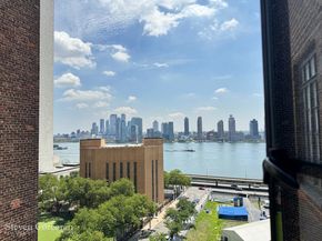 5 Tudor City Place 933, New York NY 10017