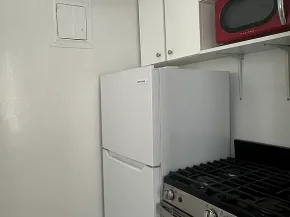 225 East 46th Street 8J, New York NY 10017