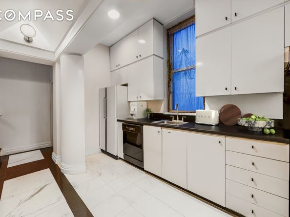 49 East 63rd Street Garden, Duplex , 3F, New York NY 10065