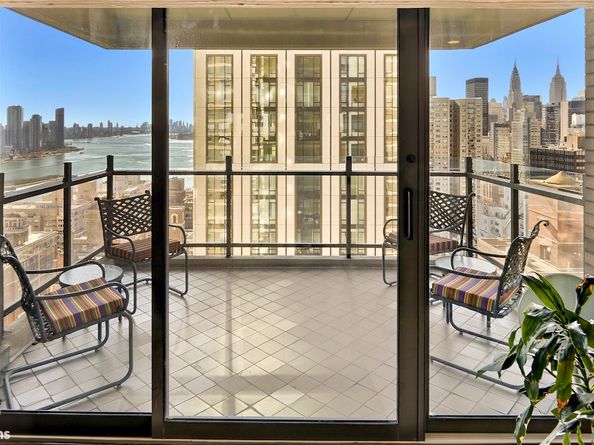 425 East 58th Street 33D, New York NY 10022