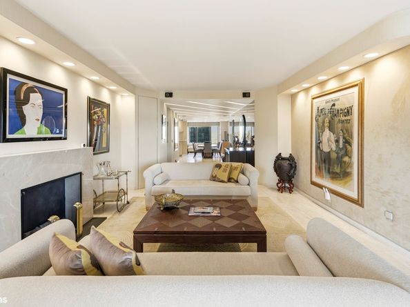 425 East 58th Street 33D, New York NY 10022