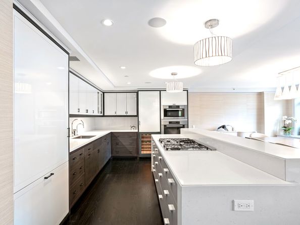 21 East 61st Street 8E, New York NY 10065