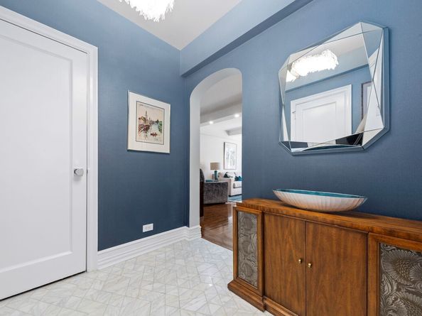 400 East 52nd Street 7J, New York NY 10022